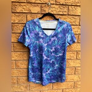 4/$25 • Reel Legends Tropical Palm Leaf‎ Freeline V-Neck Top